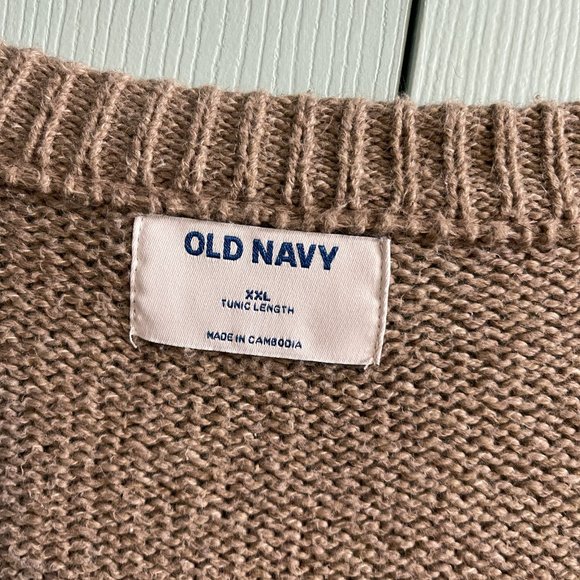Old Navy Women's V-Neck Sweater in Tan - Picture 2 of 3
